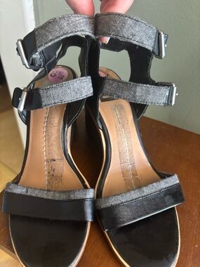 Women’s Silver Metallic Strap Sandals